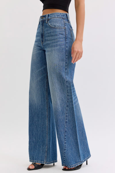 Curved Seam Wide Leg Jeans